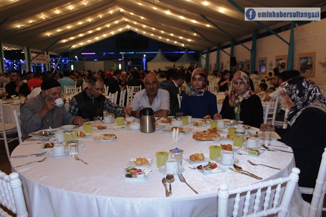 Sultangazi bayburtlular derneği iftarIMG_7400