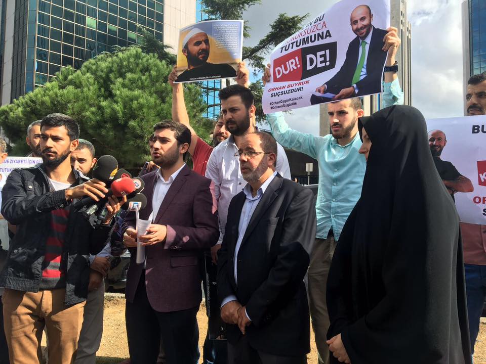 İsrail’in Kudüs’e giden Orhan Buyruk’u alıkoyması protesto edildi