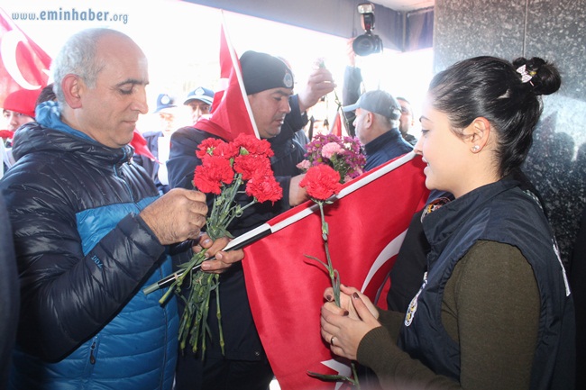 Bem-Bir-Sen 5 No’lu şube başkanlığı ‘Polisimize destek, teröre lanet’ yürüyüşüIMG_4887