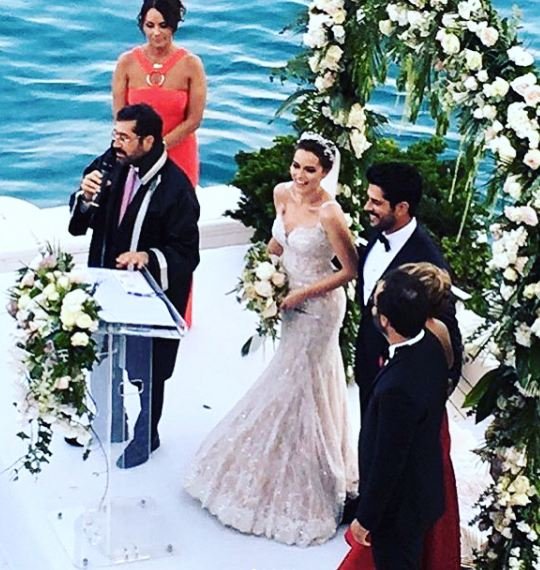 Burak Özçivit ve Fahriye Evcen evlendi2