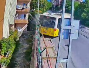 Başakşehir’de İETT otobüsü devrildi: 5 yaralı