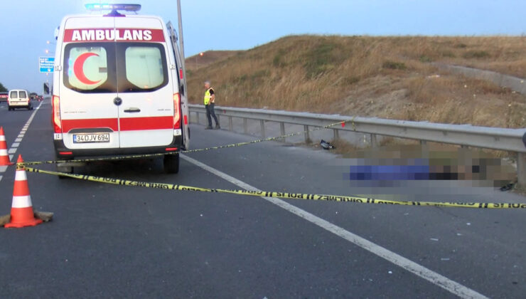 Arnavutköy’de emniyet şeridinde aracından inen sürücüye minibüs çarptı: 1 ölü