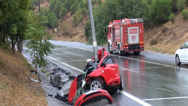 Eyüpsultan’da kazada hurdaya dönen otomobilin sürücüsü hayatını kaybetti