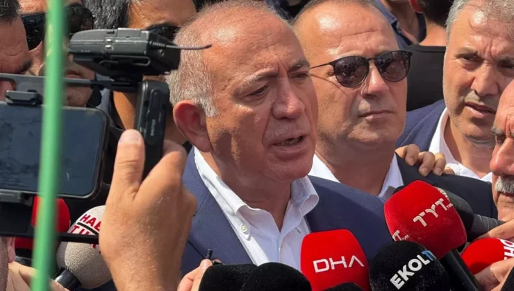 Kayyum Gürsel Tekin, CHP il binasına geldi! Sözleri kalabalığı daha da öfkelendirdi