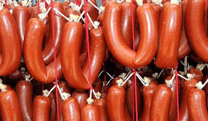 Bu üç markaya dikkat: Peynirde natamisin, sucukta domuz eti